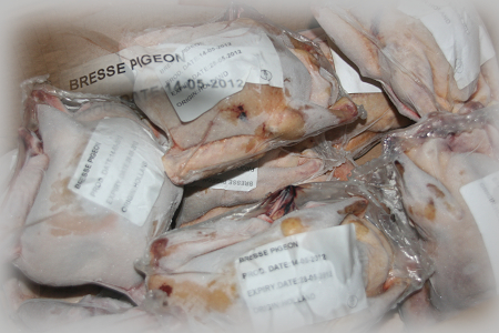 <b>法國布列斯乳鴿BRESSE PIGEON</b><li><br>肉質鮮美細嫩.入口即化<li>美食知識參考