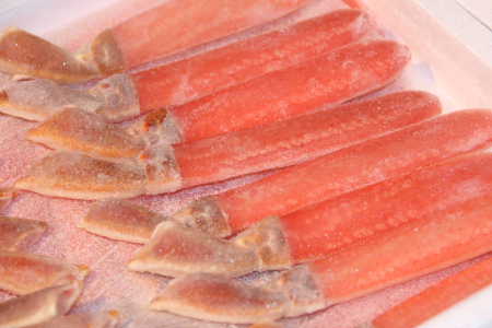 <b>日本頂級松葉蟹蟹腳肉*預定</b>生凍<BR>1430051<BR><li>800公克*五盒<br>低溫冷凍