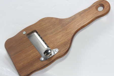 <b>木製傳統松露刨刀</b><br>7253003<li>一隻<br>可調式刀口