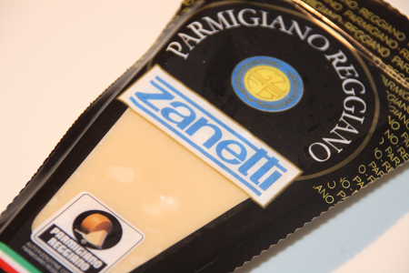 <b>帕米吉亞諾乳酪 PARMIGIANO-REGGIANO</b><br>2160211<li>200公克